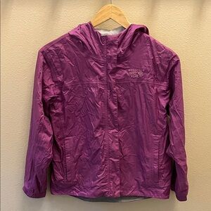 Mountain Hardwear Magenta Windbreaker Youth Medium